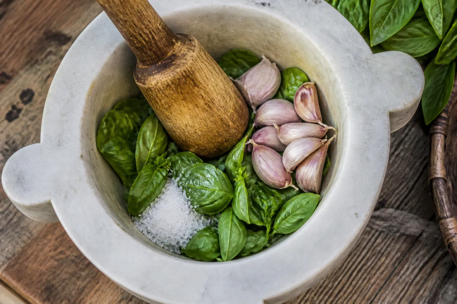 Aglio di Vessalico nel pesto: è davvero indispensabile?