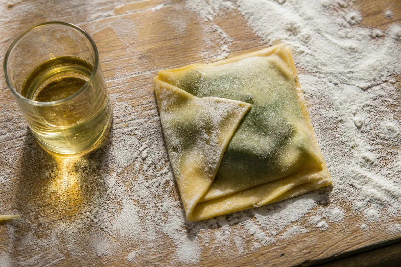 Pansoti liguri: il ruolo del vino bianco nell'impasto